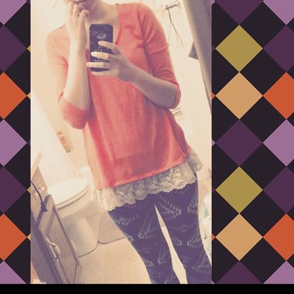 Orange top and patterned legging bundle